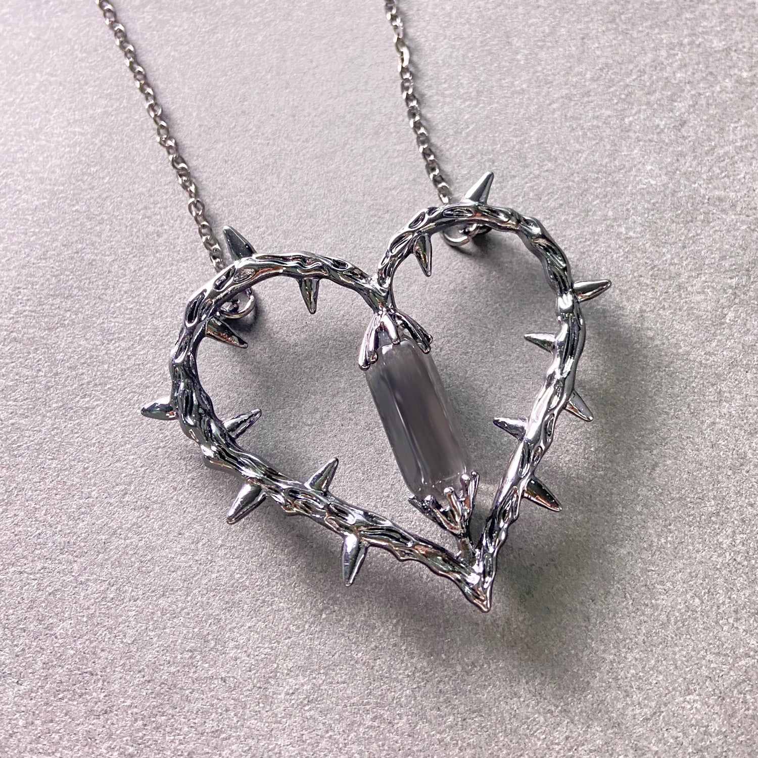 Wholesale Dark love thorn crystal thorn clavicle necklace